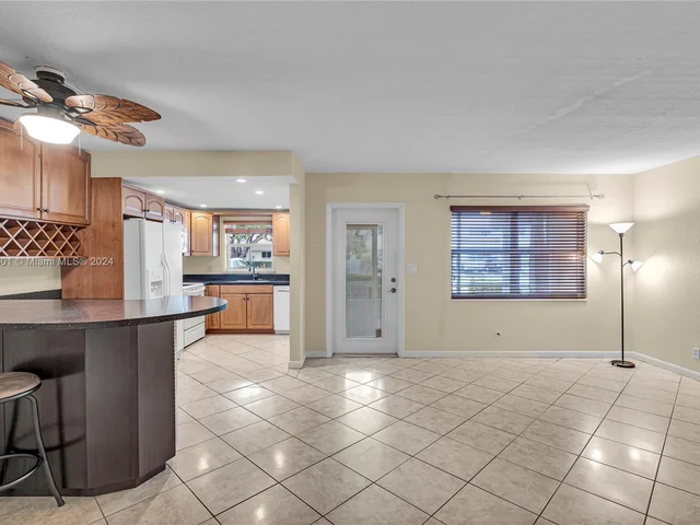 1340 NE 28th Ave # 143, Pompano Beach FL 33062