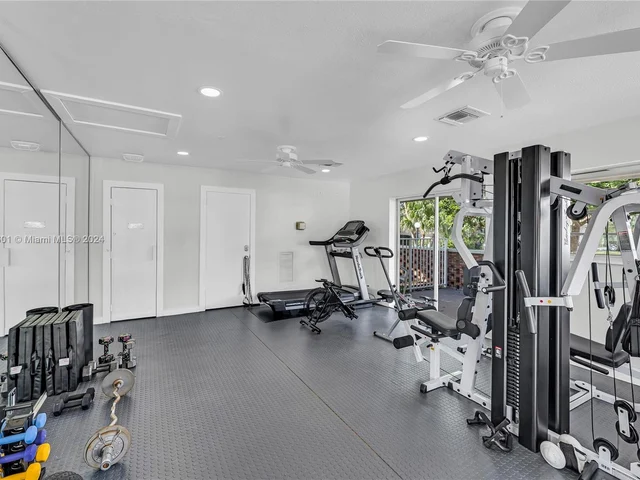 1340 NE 28th Ave # 143, Pompano Beach FL 33062