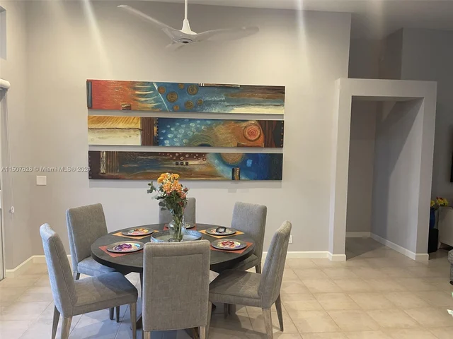 126 Coral Cay Dr, Palm Beach Gardens FL 33418