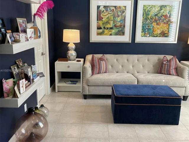 126 Coral Cay Dr, Palm Beach Gardens FL 33418