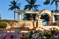 126 Coral Cay Dr, Palm Beach Gardens FL 33418