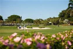 126 Coral Cay Dr, Palm Beach Gardens FL 33418