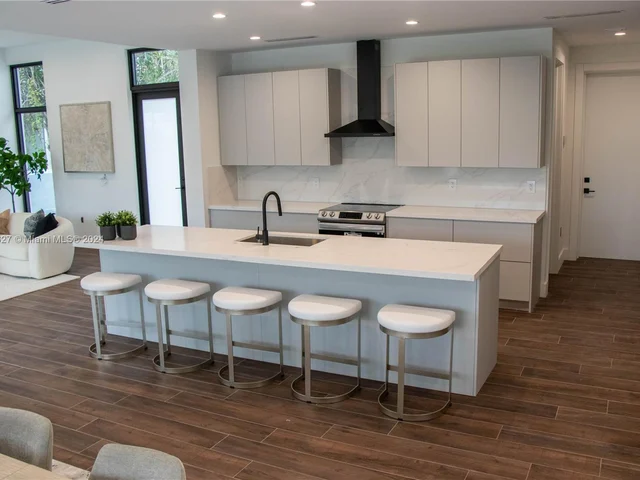 1510 SW 15th St, Miami FL 33145