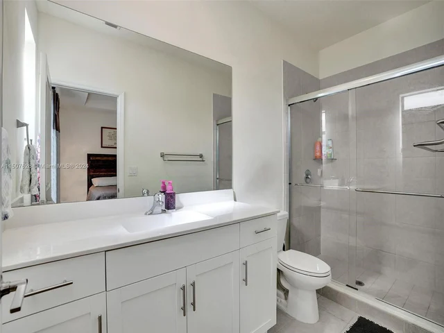 3422 W 112th Pl, Hialeah FL 33018