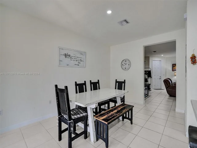 3422 W 112th Pl, Hialeah FL 33018