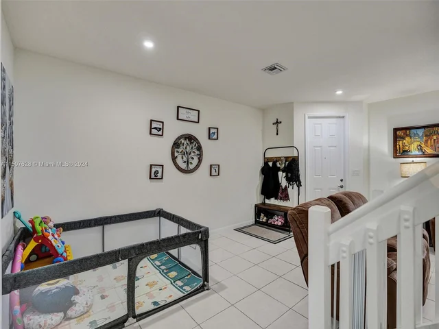 3422 W 112th Pl, Hialeah FL 33018