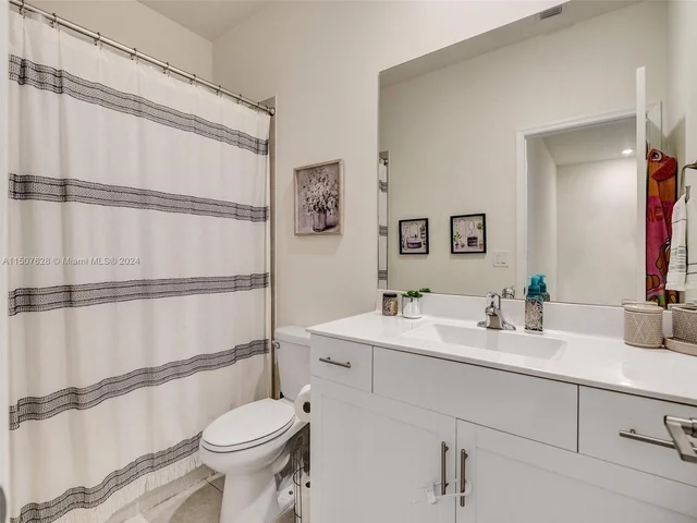 3422 W 112th Pl, Hialeah FL 33018