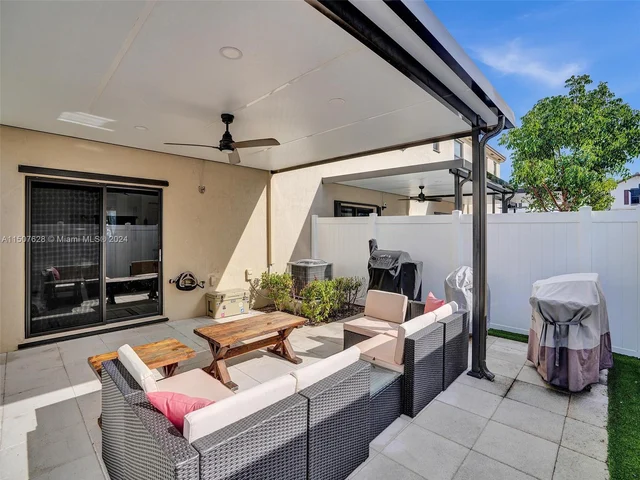 3422 W 112th Pl, Hialeah FL 33018