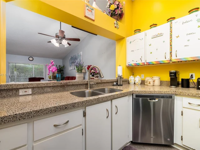 7535 Trent Dr # 202, Tamarac FL 33321