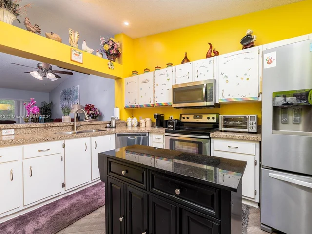 7535 Trent Dr # 202, Tamarac FL 33321