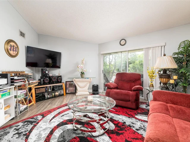 7535 Trent Dr # 202, Tamarac FL 33321