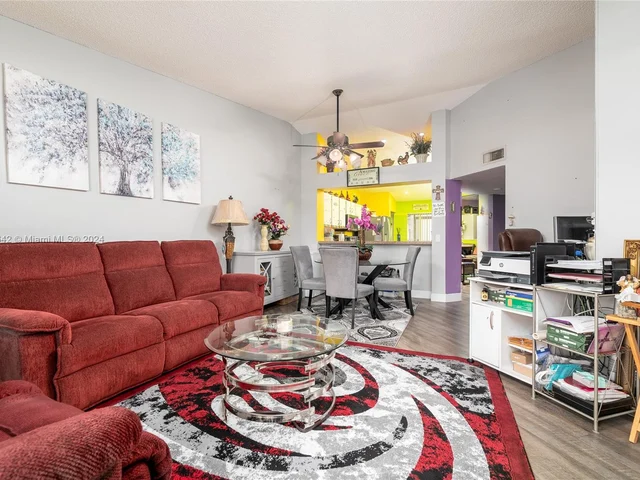 7535 Trent Dr # 202, Tamarac FL 33321