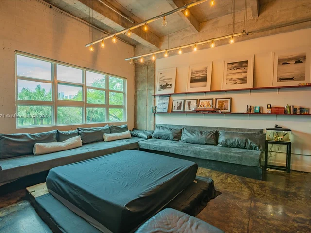 1749 NE Miami Ct # 207, Miami FL 33132