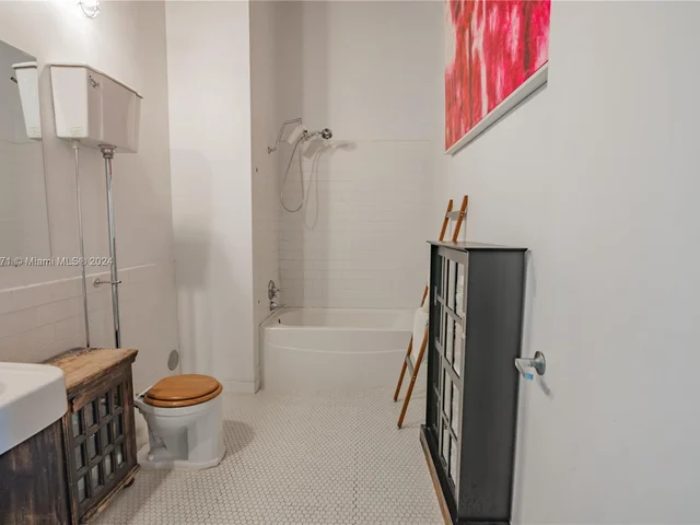 1749 NE Miami Ct # 207, Miami FL 33132