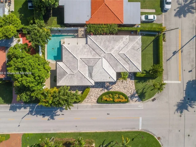 424 89th St, Surfside FL 33154