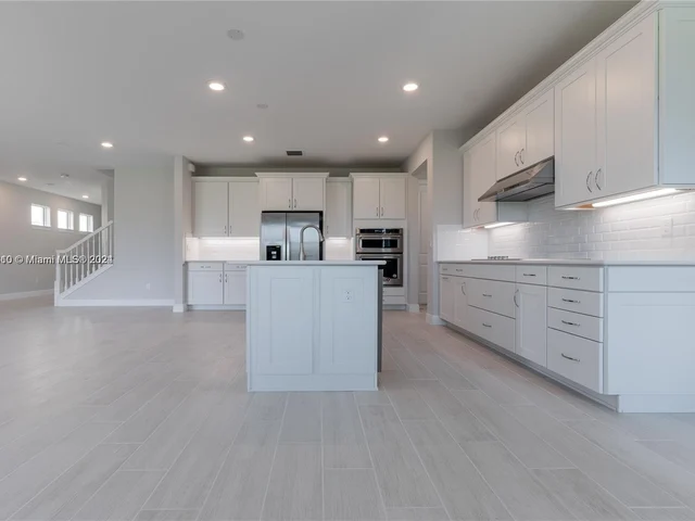 3701 Greenway Dr, Hollywood FL 33021