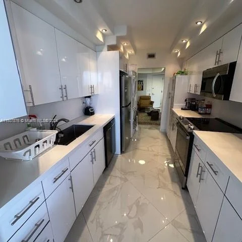 19707 Turnberry Way # 8B, Aventura FL 33180