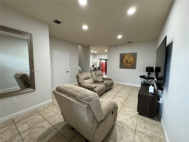 342 NE 37th Ave, Homestead FL 33033