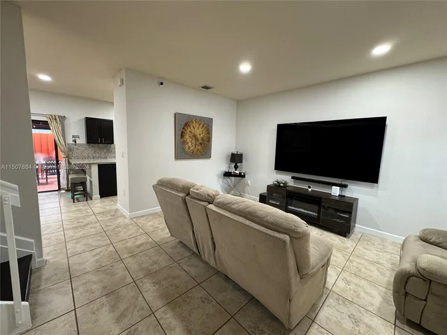 342 NE 37th Ave, Homestead FL 33033