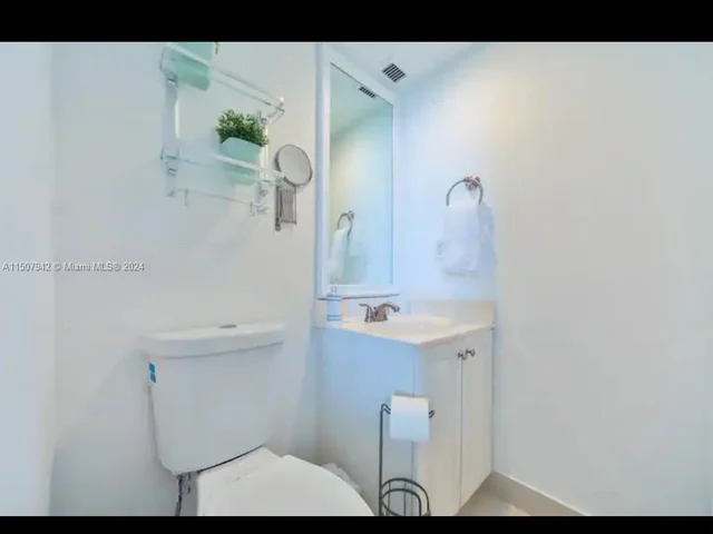 4001 S Ocean Dr # 7L, Hollywood FL 33019