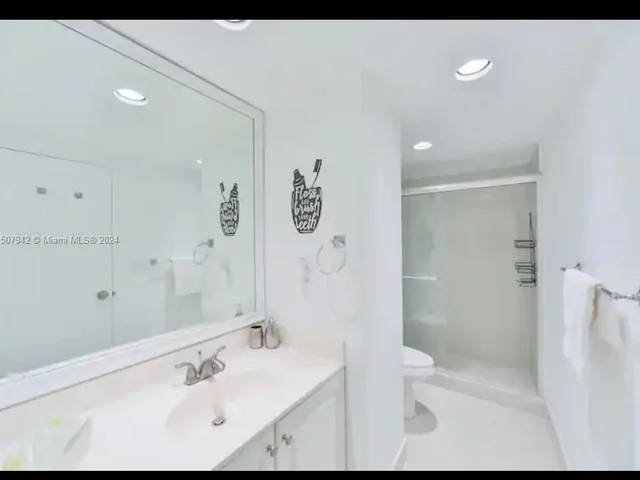 4001 S Ocean Dr # 7L, Hollywood FL 33019