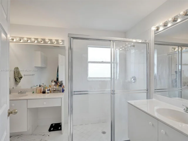 100 Cocoplum Cir, Royal Palm Beach FL 33411