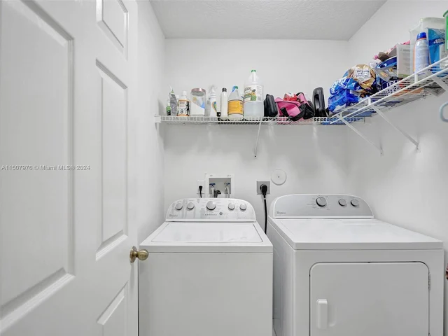 100 Cocoplum Cir, Royal Palm Beach FL 33411