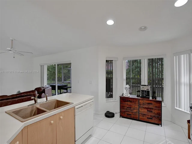 100 Cocoplum Cir, Royal Palm Beach FL 33411