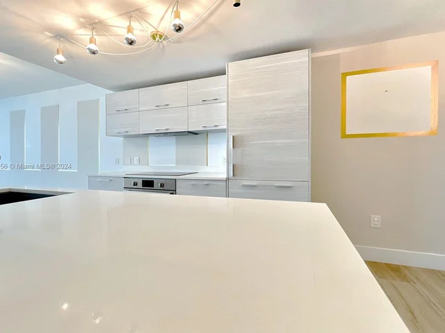 650 NE 32nd St # 3803, Miami FL 33137