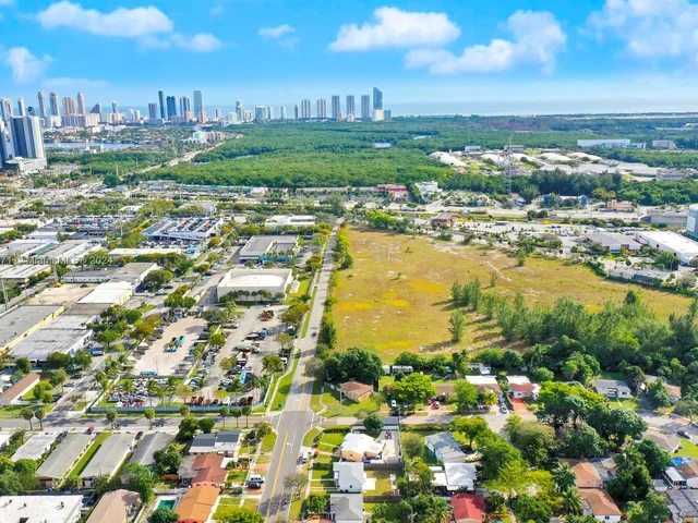 1980 NE 159th St, North Miami Beach FL 33162