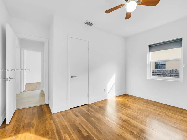 1980 NE 159th St, North Miami Beach FL 33162