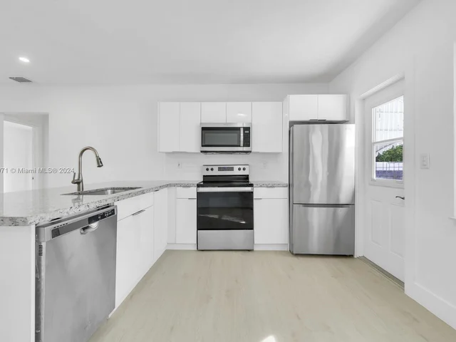 1980 NE 159th St, North Miami Beach FL 33162