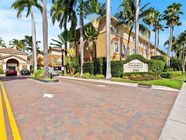 2831 NE 185th St # 604, Aventura FL 33180