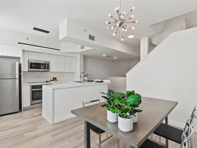 2831 NE 185th St # 604, Aventura FL 33180