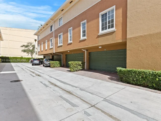 2831 NE 185th St # 604, Aventura FL 33180