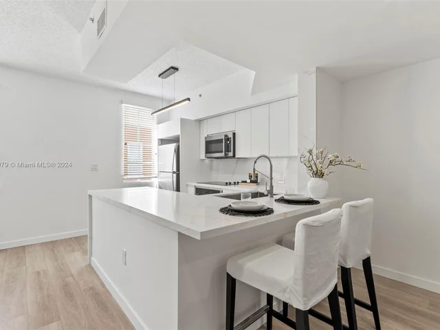 2831 NE 185th St # 604, Aventura FL 33180