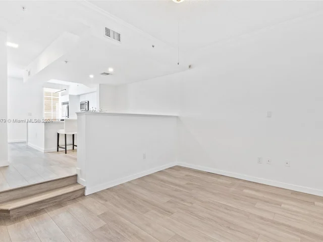 2831 NE 185th St # 604, Aventura FL 33180