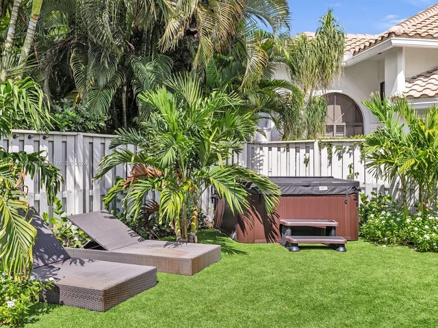 6356 NW 25th Way, Boca Raton FL 33496