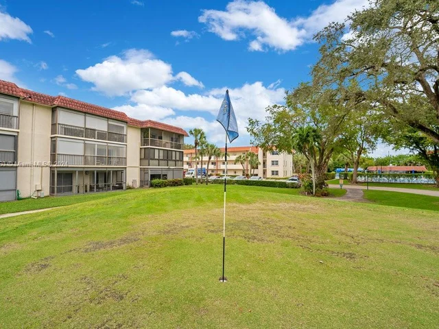 271 S Hollybrook Dr # 307, Pembroke Pines FL 33025