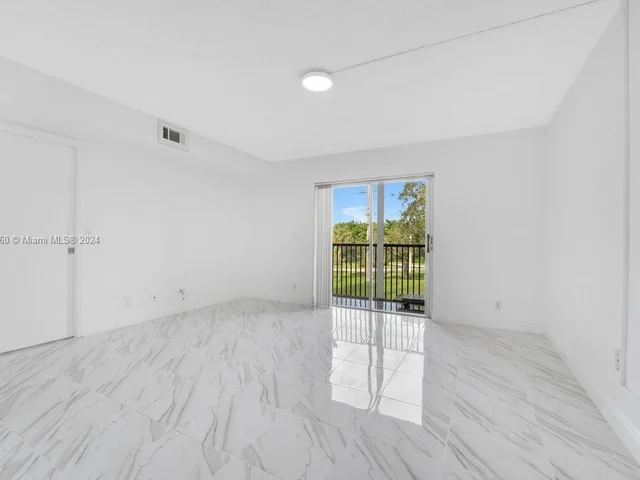 271 S Hollybrook Dr # 307, Pembroke Pines FL 33025