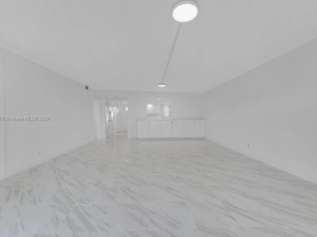 271 S Hollybrook Dr # 307, Pembroke Pines FL 33025