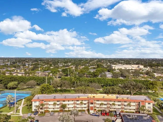 271 S Hollybrook Dr # 307, Pembroke Pines FL 33025