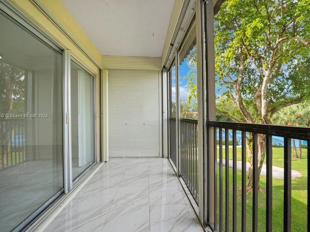 271 S Hollybrook Dr # 307, Pembroke Pines FL 33025