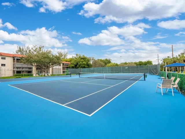 271 S Hollybrook Dr # 307, Pembroke Pines FL 33025