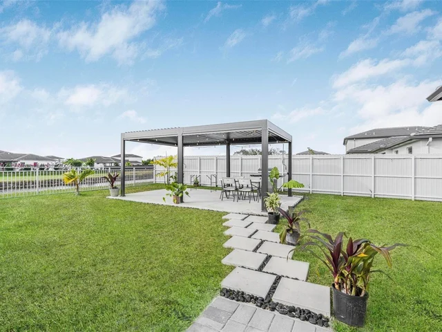 19080 SW 133rd Ct, Miami FL 33177