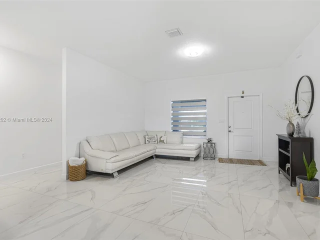 19080 SW 133rd Ct, Miami FL 33177