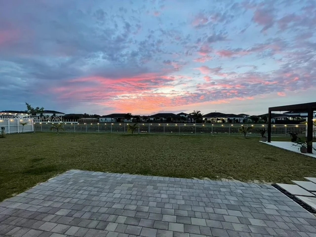 19080 SW 133rd Ct, Miami FL 33177