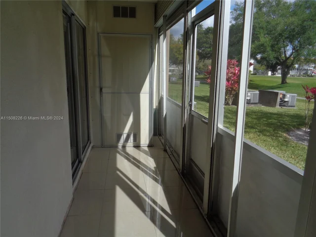 13450 SW 3rd St # 113D, Pembroke Pines FL 33027