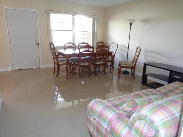 13450 SW 3rd St # 113D, Pembroke Pines FL 33027