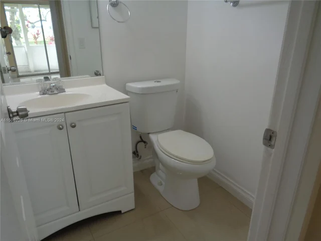 13450 SW 3rd St # 113D, Pembroke Pines FL 33027